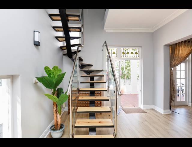 3 BEDROOM FREEHOLD FOR SALE IN ESSENWOOD